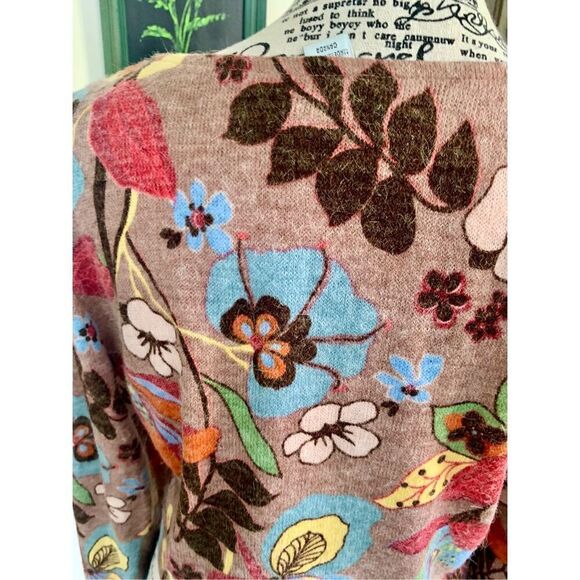 Joseph Ribkoff Floral Crop Sweater - Picture 5 of 7